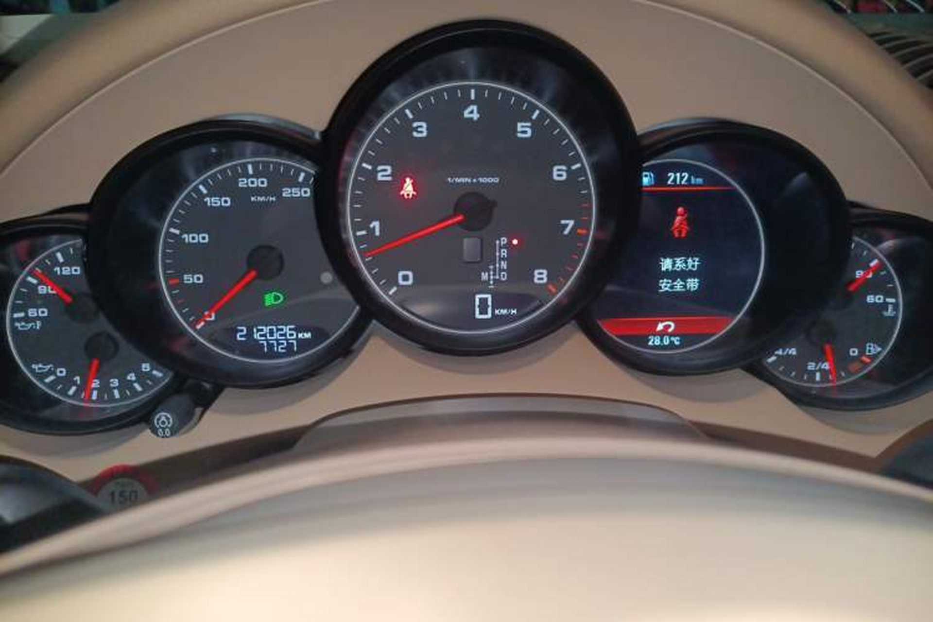 Used Porsche Cayenne 2011 Cayenne 3.0T Odometer Close Up