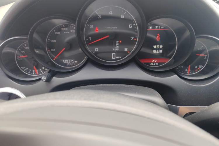 Used Porsche Cayenne 2011 Cayenne 3.0T Odometer Close Up