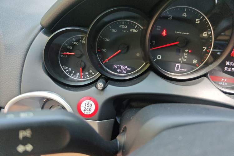 Used Porsche Cayenne 2011 Cayenne 3.0T Odometer Close Up