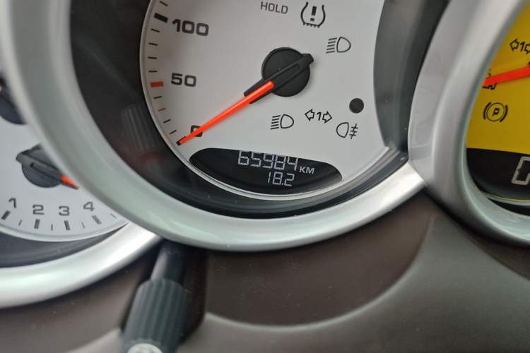 Used Porsche Cayenne 2011 Cayenne Turbo 4.8T Odometer Close Up