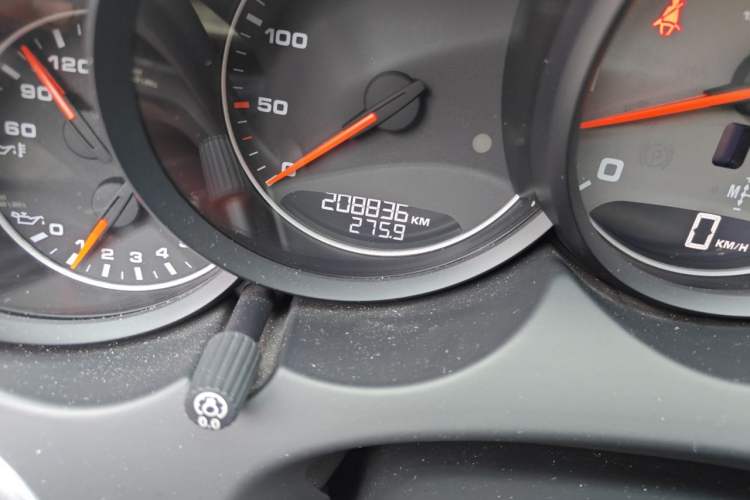Used Porsche Cayenne 2011 Cayenne S 4.8L Odometer Close Up