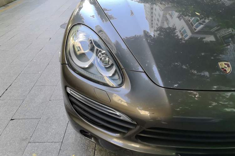 Used Porsche Cayenne 2011 Cayenne S Hybrid 3.0T Right Front Headlight
