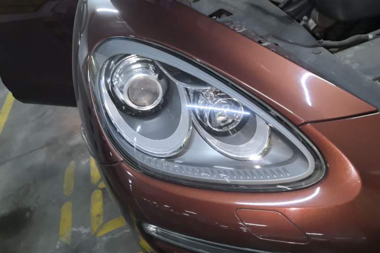 Used Porsche Cayenne 2011 Cayenne 3.0T Right Front Headlight