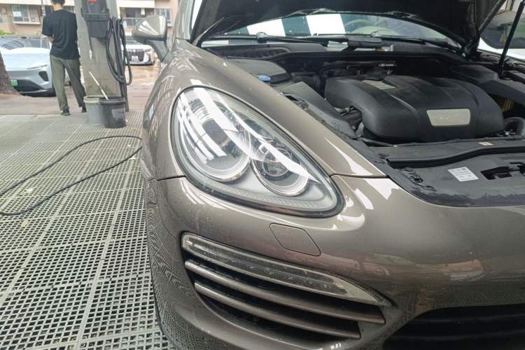 Used Porsche Cayenne 2011 Cayenne 3.0T Right Front Headlight