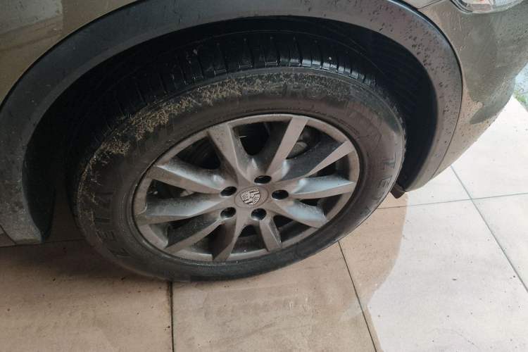 Used Porsche Cayenne 2011 Cayenne 3.0T Right Front Wheel Hub