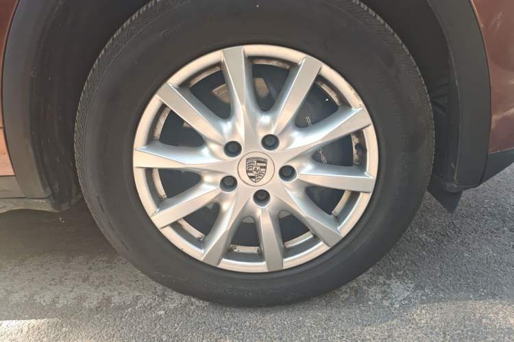 Used Porsche Cayenne 2011 Cayenne 3.0T Right Front Wheel Hub
