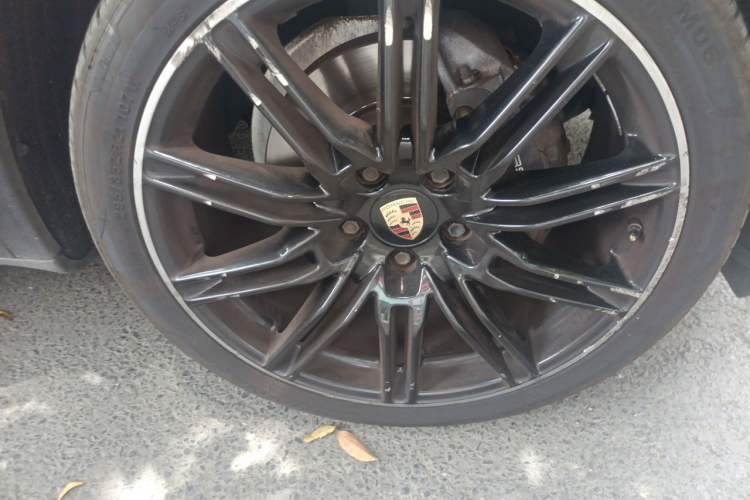 Used Porsche Cayenne 2011 Cayenne 3.0T Right Front Wheel Hub