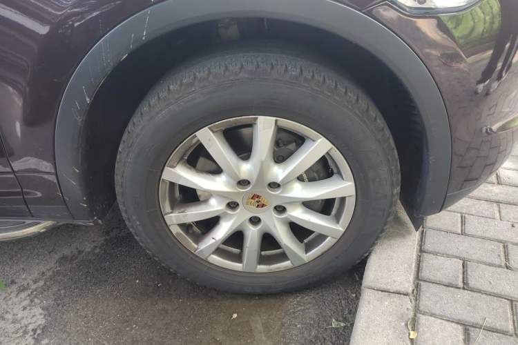 Used Porsche Cayenne 2011 Cayenne 3.0T Right Front Wheel Hub