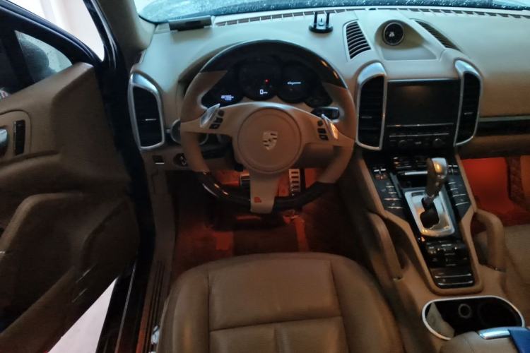Used Porsche Cayenne 2011 Cayenne 3.0T Steering Wheel