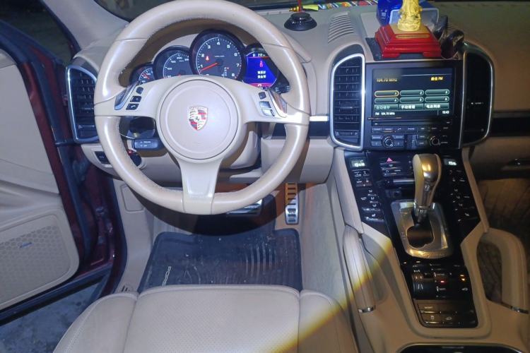 Used Porsche Cayenne 2011 Cayenne 3.0T Steering Wheel