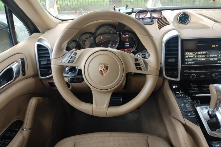 Used Porsche Cayenne 2011 Cayenne 3.0T Steering Wheel