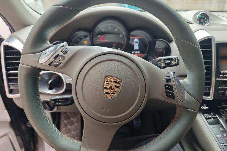 Used Porsche Cayenne 2011 Cayenne 3.0T Steering Wheel