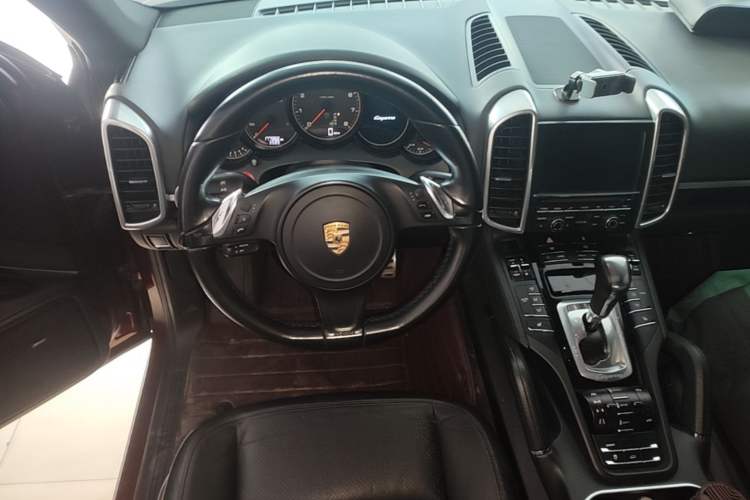 Used Porsche Cayenne 2011 Cayenne 3.0T Steering Wheel