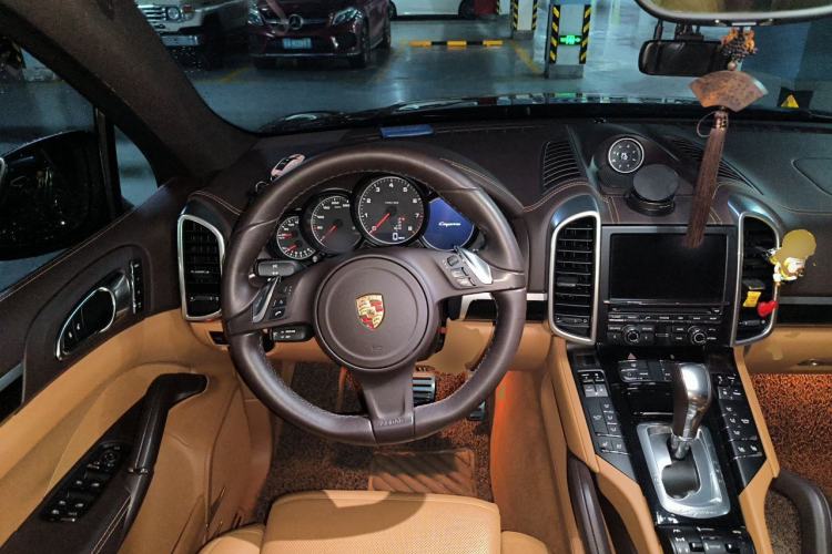 Used Porsche Cayenne 2011 Cayenne 3.0T Steering Wheel