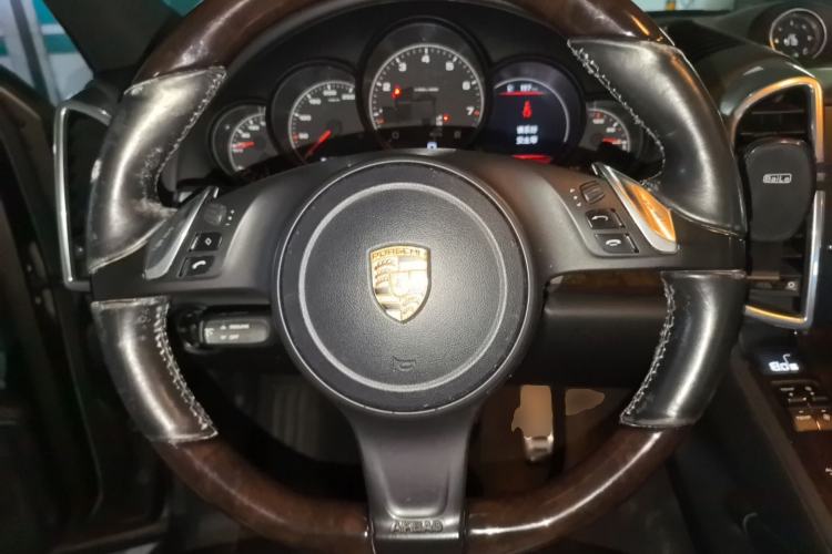 Used Porsche Cayenne 2011 Cayenne 3.0T Steering Wheel
