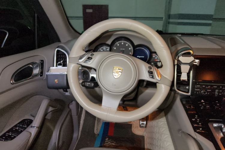 Used Porsche Cayenne 2011 Cayenne 3.0T Steering Wheel