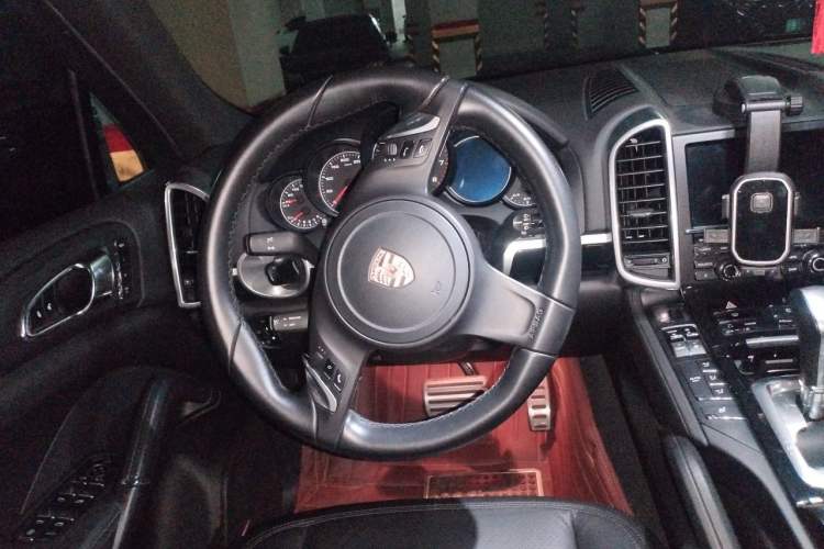 Used Porsche Cayenne 2011 Cayenne 3.0T Steering Wheel