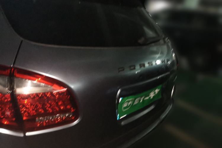 Used Porsche Cayenne 2011 3.6L automatic transmission U.S. specification Trunk