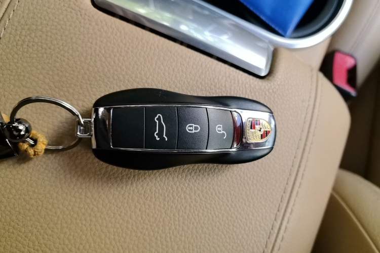 Used Porsche Cayenne 2011 Cayenne S Hybrid 3.0T Vehicle Key