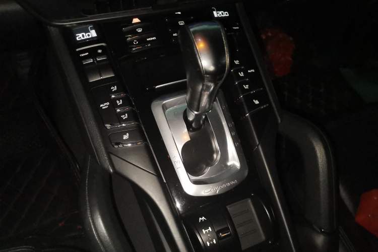 Used Porsche Cayenne 2011 3.6L automatic transmission U.S. specification Vehicle Key