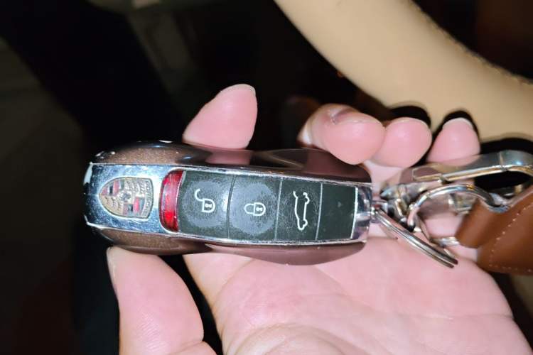 Used Porsche Cayenne 2011 Cayenne 3.0T Vehicle Key