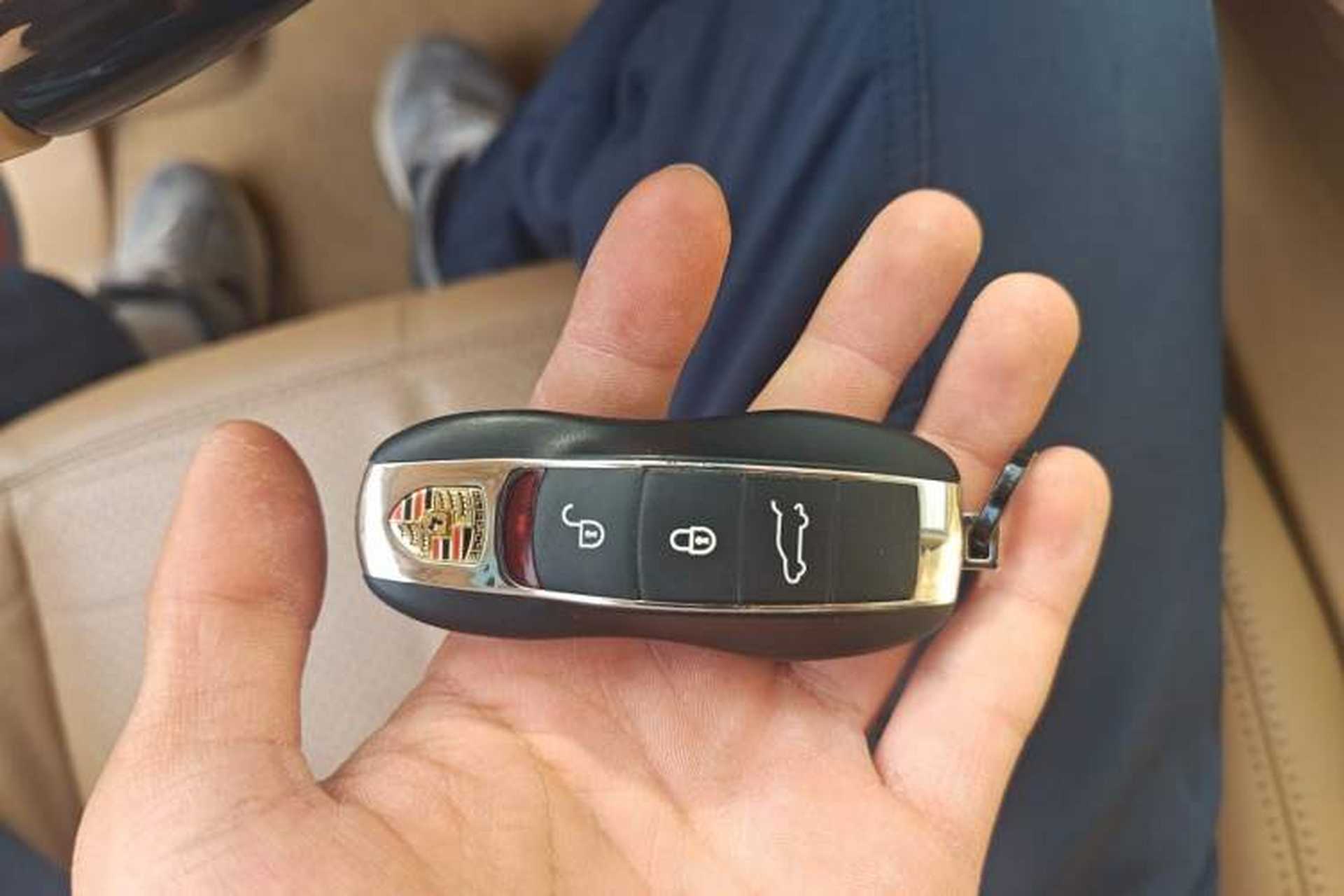 Used Porsche Cayenne 2011 Cayenne 3.0T Vehicle Key