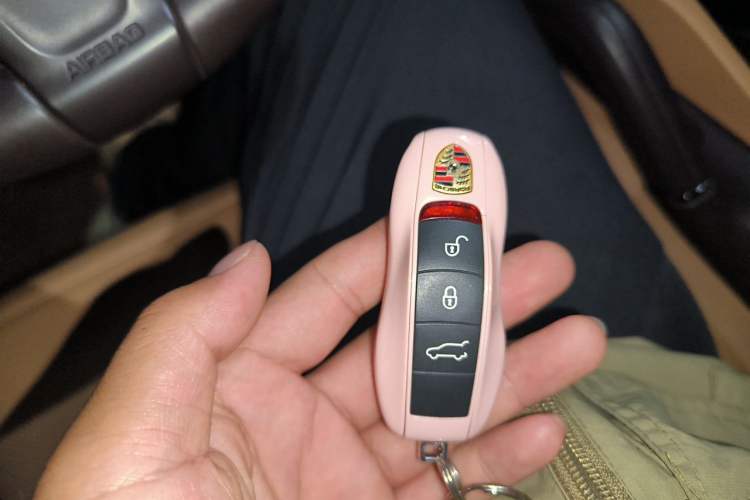 Used Porsche Cayenne 2011 Cayenne 3.0T Vehicle Key