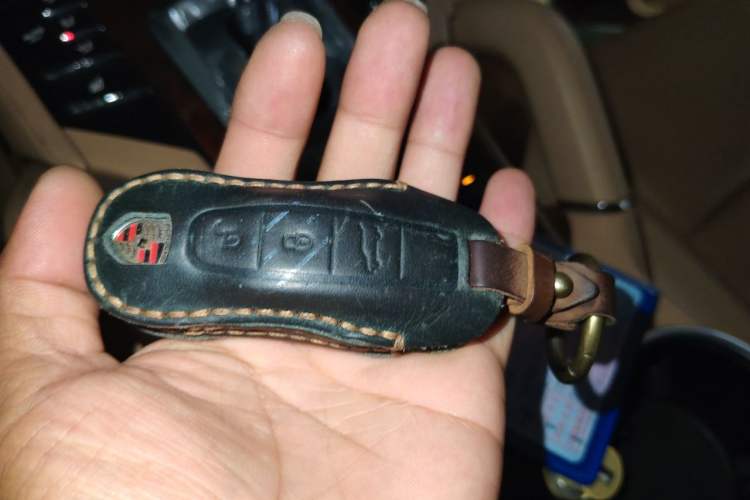Used Porsche Cayenne 2011 Cayenne 3.0T Vehicle Key