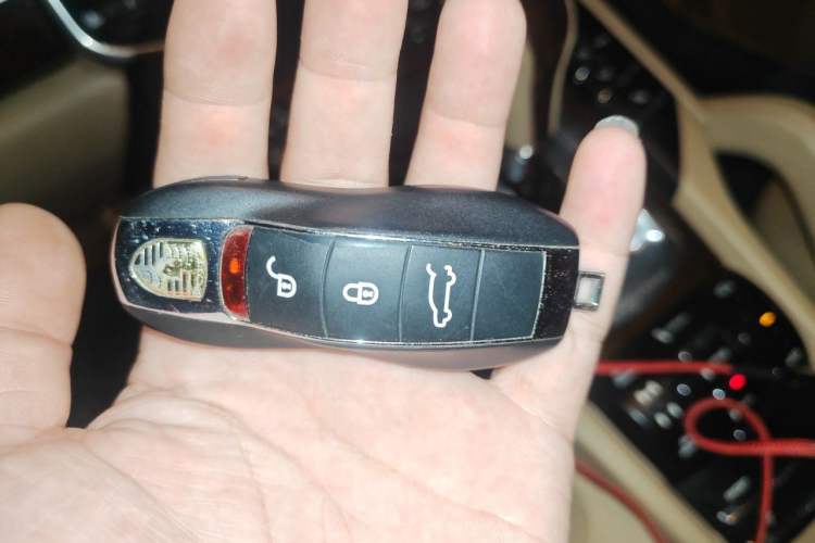 Used Porsche Cayenne 2011 Cayenne 3.0T Vehicle Key