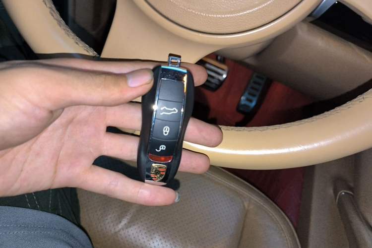Used Porsche Cayenne 2011 Cayenne 3.0T Vehicle Key