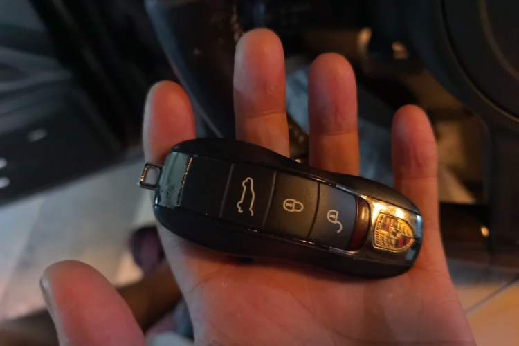 Used Porsche Cayenne 2011 Cayenne 3.0T Vehicle Key
