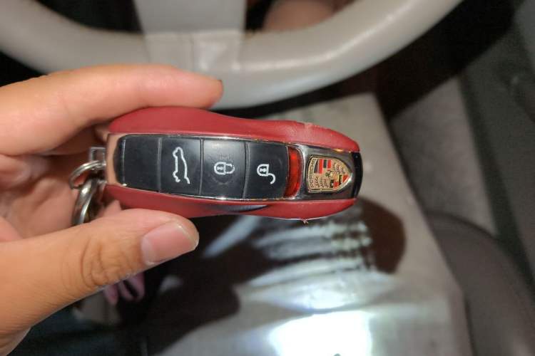 Used Porsche Cayenne 2011 Cayenne 3.0T Vehicle Key