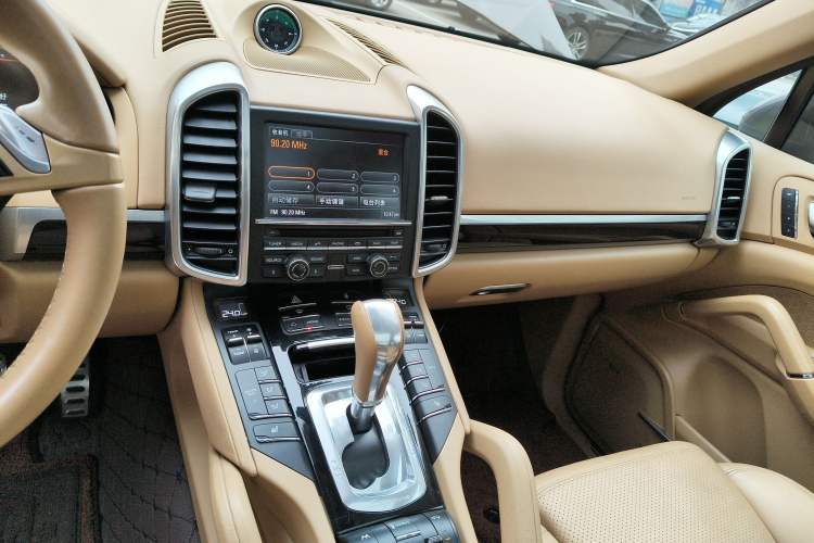 Used Porsche Cayenne 2011 Cayenne 3.0T Audio And AC Panel