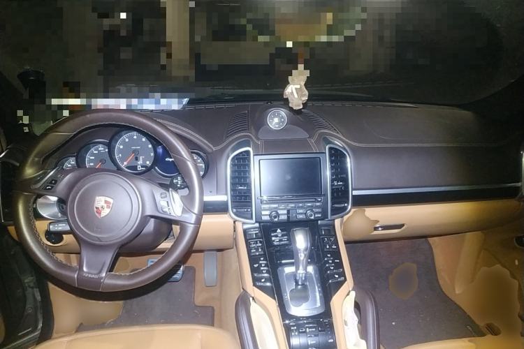 Used Porsche Cayenne 2011 Cayenne 3.0T Center Console