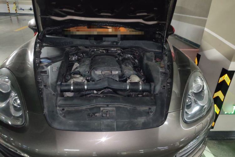 Used Porsche Cayenne 2011 Cayenne S 4.8L Engine Bay