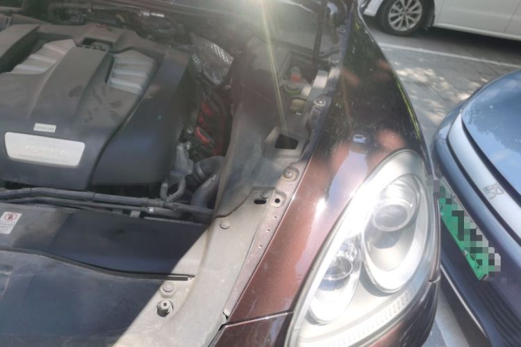 Used Porsche Cayenne 2011 Cayenne 3.0T Engine Bay Left