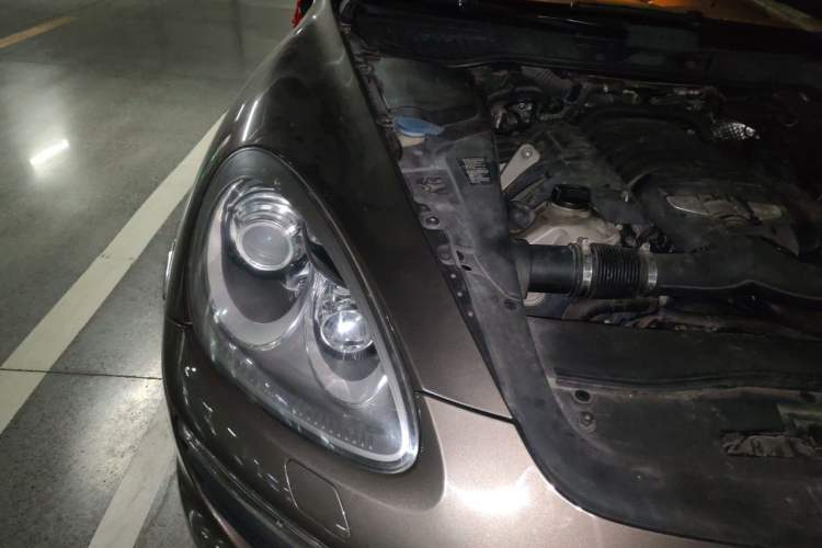 Used Porsche Cayenne 2011 Cayenne S 4.8L Engine Bay Right