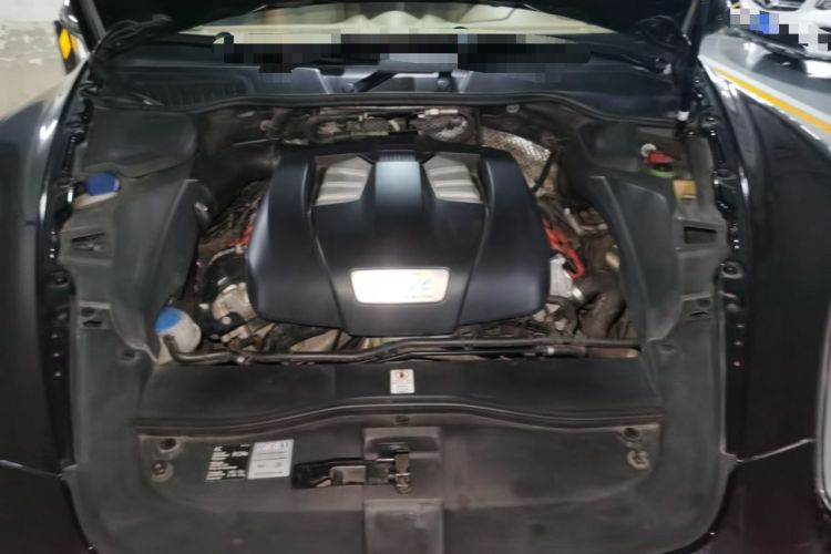 Used Porsche Cayenne 2011 Cayenne 3.0T Engine Bay