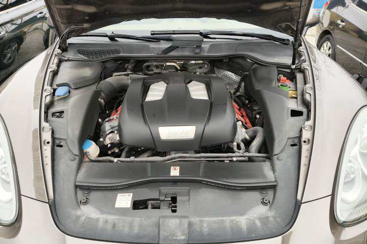 Used Porsche Cayenne 2011 Cayenne 3.0T Engine Bay