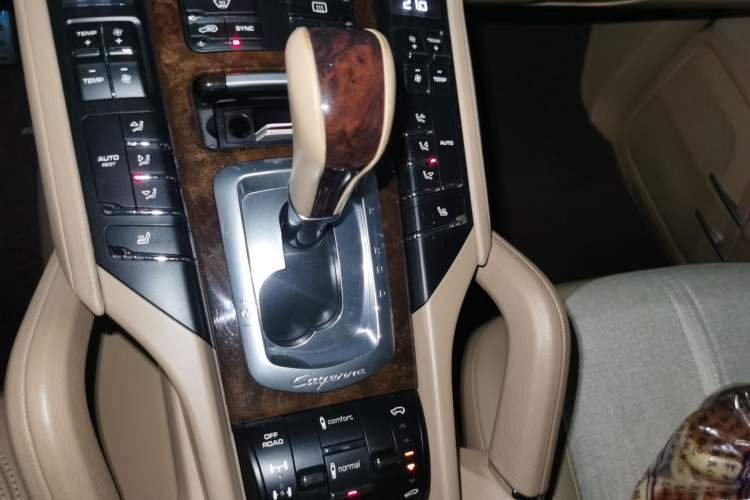 Used Porsche Cayenne 2011 Cayenne 3.0T Gear Lever