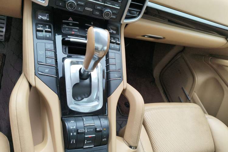 Used Porsche Cayenne 2011 Cayenne 3.0T Gear Lever