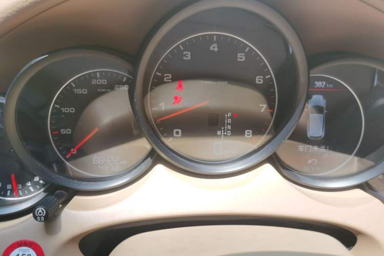 Used Porsche Cayenne 2011 Cayenne 3.0T Instrument Cluster