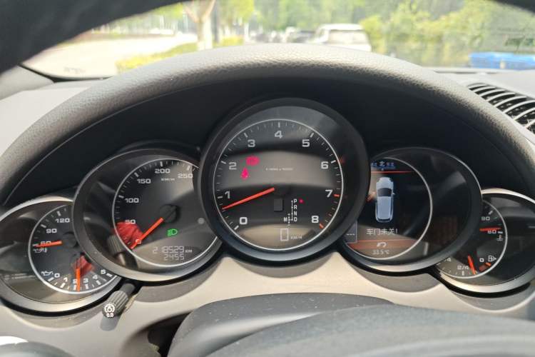 Used Porsche Cayenne 2011 Cayenne 3.0T Instrument Cluster