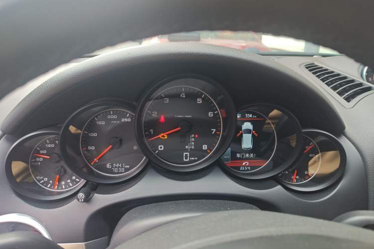 Used Porsche Cayenne 2011 Cayenne 3.0T Instrument Cluster