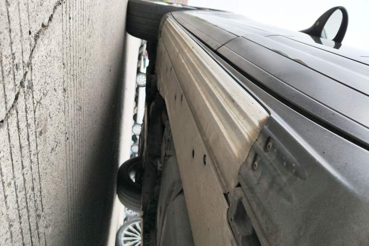Used Porsche Cayenne 2011 Cayenne 3.0T Left Side Sill