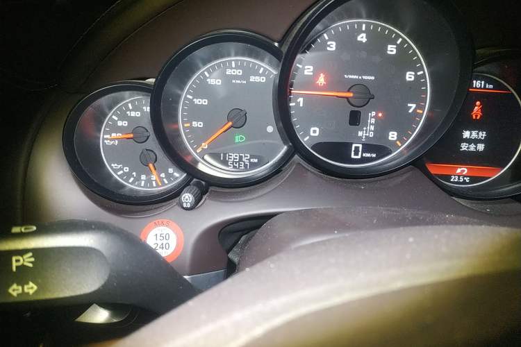 Used Porsche Cayenne 2011 Cayenne 3.0T Odometer Close Up