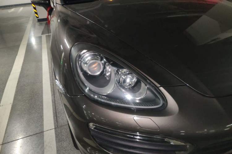 Used Porsche Cayenne 2011 Cayenne S 4.8L Right Front Headlight