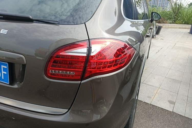 Used Porsche Cayenne 2011 Cayenne 3.0T Right Rear Taillight