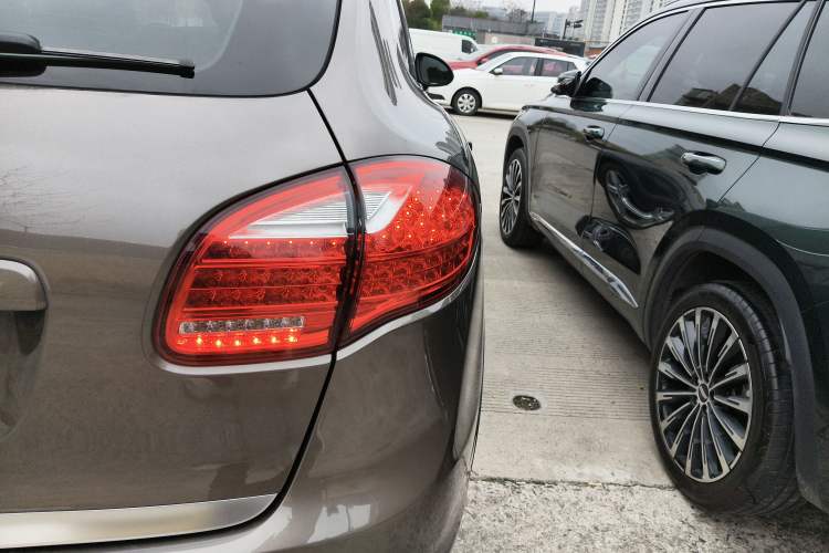 Used Porsche Cayenne 2011 Cayenne 3.0T Right Rear Taillight