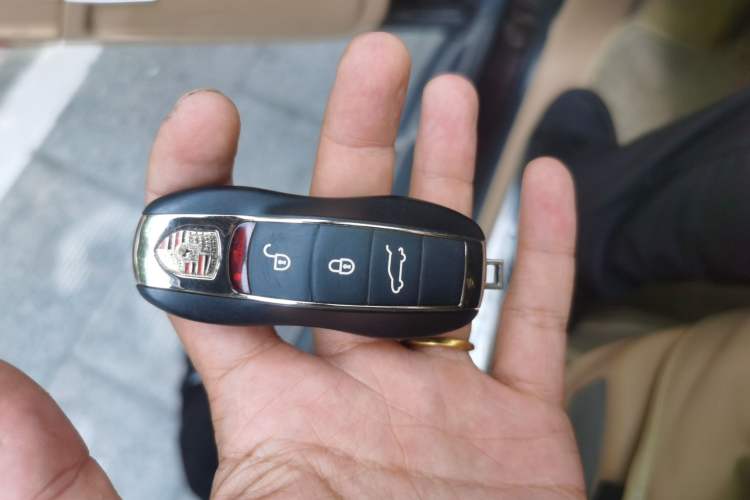 Used Porsche Cayenne 2011 Cayenne 3.0T Vehicle Key